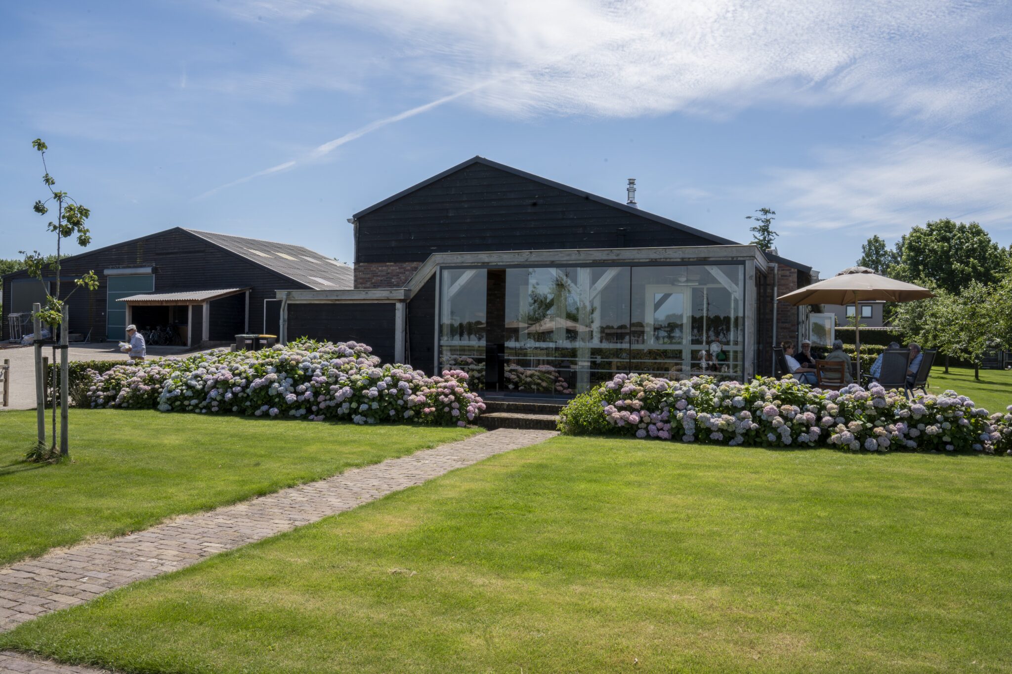 groepsaccommodatie-rosmalen-huren-oude-boerderij-tuin-rustige-omgeving
